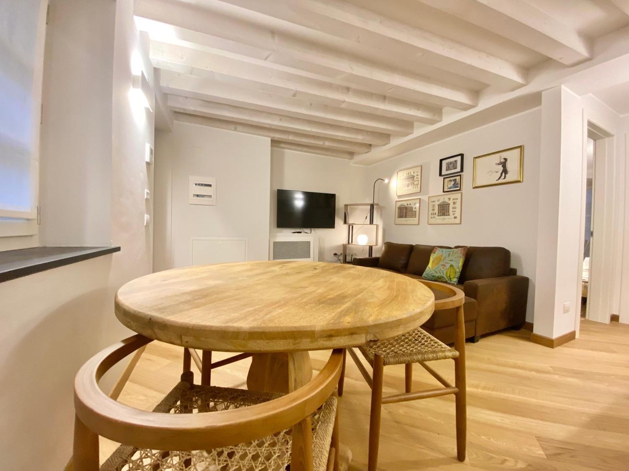Casaviva - Lovely House In Ancient Appartement Genua